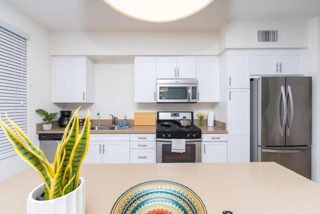 Amazing 2 Bedroom 7 Min From Disneyland W Free Parking Anaheim Eksteriør bilde