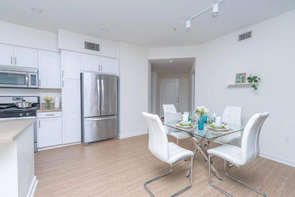 Amazing 2 Bedroom 7 Min From Disneyland W Free Parking Anaheim Eksteriør bilde